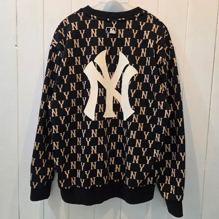 [BUNJANG] MLB Black Crewneck Sweatshirt / MLB 엠엘비 맨투맨