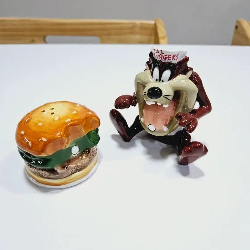 [BUNJANG] Looney Tunes Taz Hamburger Salt &amp; Pepper Set / 루니툰즈 테즈 햄버거 솔트앤페퍼