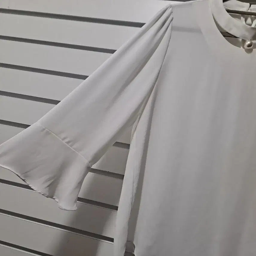 [BUNJANG] Wardrobe Styling Pearl Neckline Blouse / 여성 하늘하늘 넥진주 블라우스66/옷장꾸미기