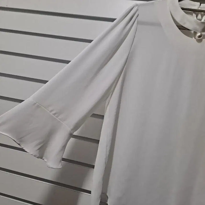 [BUNJANG] Wardrobe Styling Pearl Neckline Blouse / 여성 하늘하늘 넥진주 블라우스66/옷장꾸미기