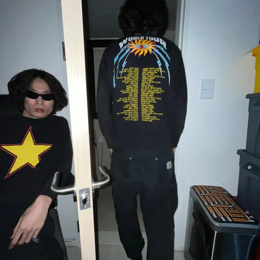 [BUNJANG] Givenchy Star World Tour Sweatshirt (M) / 지방시 스타 월드 투어 스웻셔츠 (M)