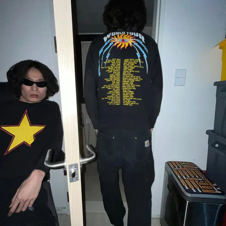 [BUNJANG] Givenchy Star World Tour Sweatshirt (M) / 지방시 스타 월드 투어 스웻셔츠 (M)