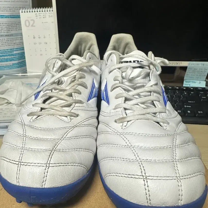 [BUNJANG] Mizuno Morelia Futsal Shoes 275 / 미즈노모렐리아풋살화275