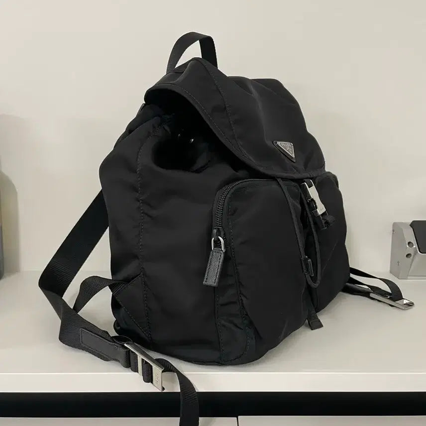 [BUNJANG] Prada Medium Backpack 1BZ005 / 프라다 백팩 미디움 사이즈 1bz005 (아울렛버전)