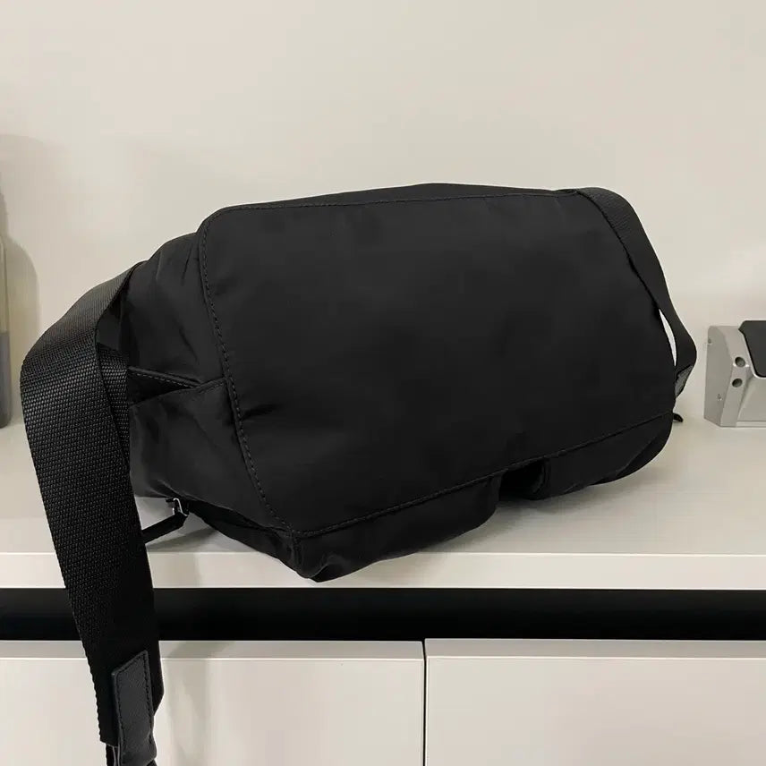 [BUNJANG] Prada Medium Backpack 1BZ005 / 프라다 백팩 미디움 사이즈 1bz005 (아울렛버전)