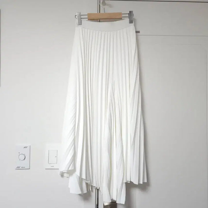 [BUNJANG] by flow 바이플로우 Pleated Long Skirt / by flow 바이플로우 바이씨니 플리츠 롱스커트