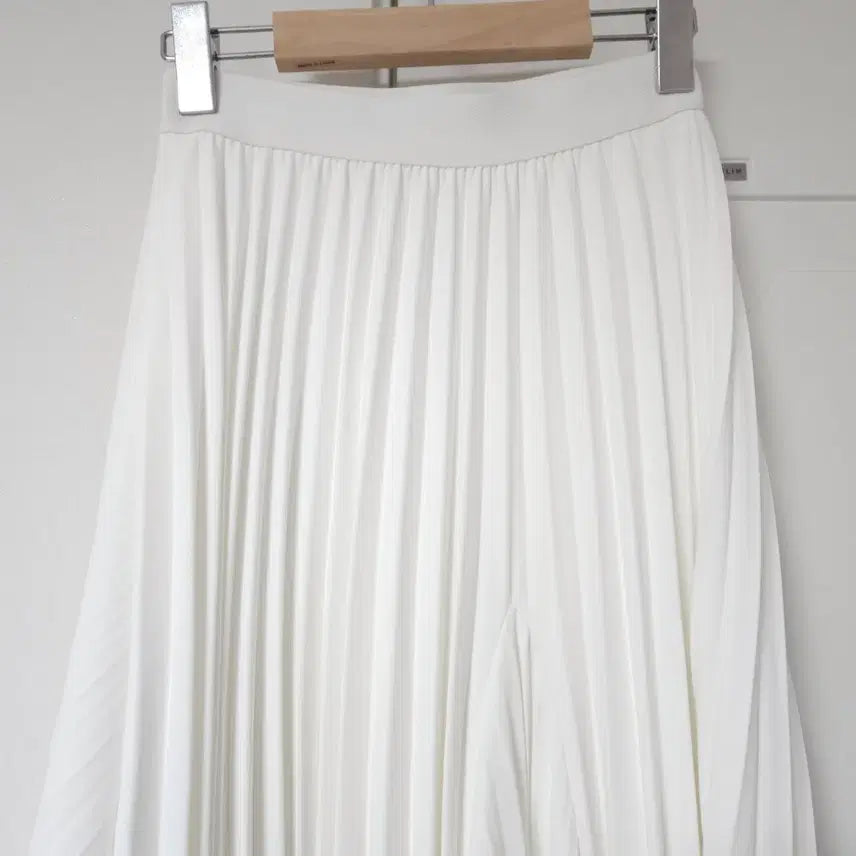 [BUNJANG] by flow 바이플로우 Pleated Long Skirt / by flow 바이플로우 바이씨니 플리츠 롱스커트