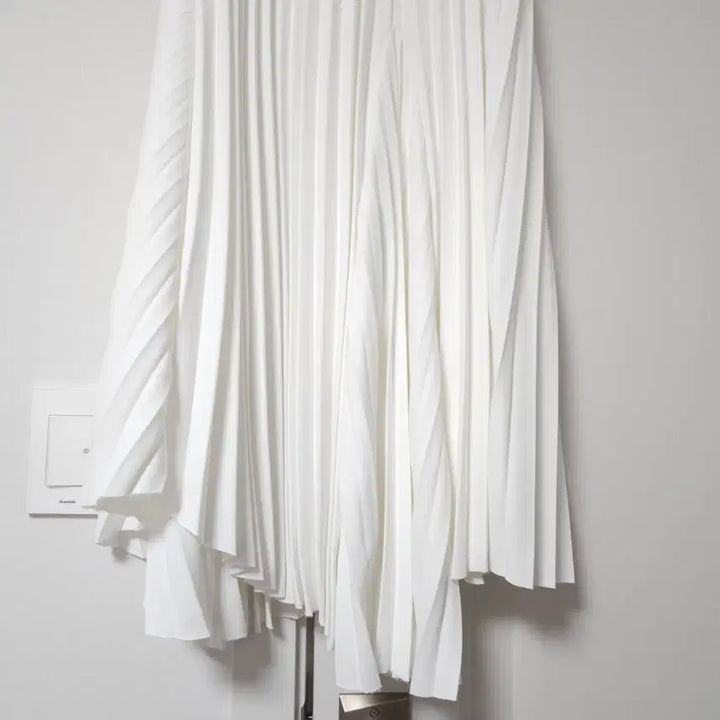 [BUNJANG] by flow 바이플로우 Pleated Long Skirt / by flow 바이플로우 바이씨니 플리츠 롱스커트