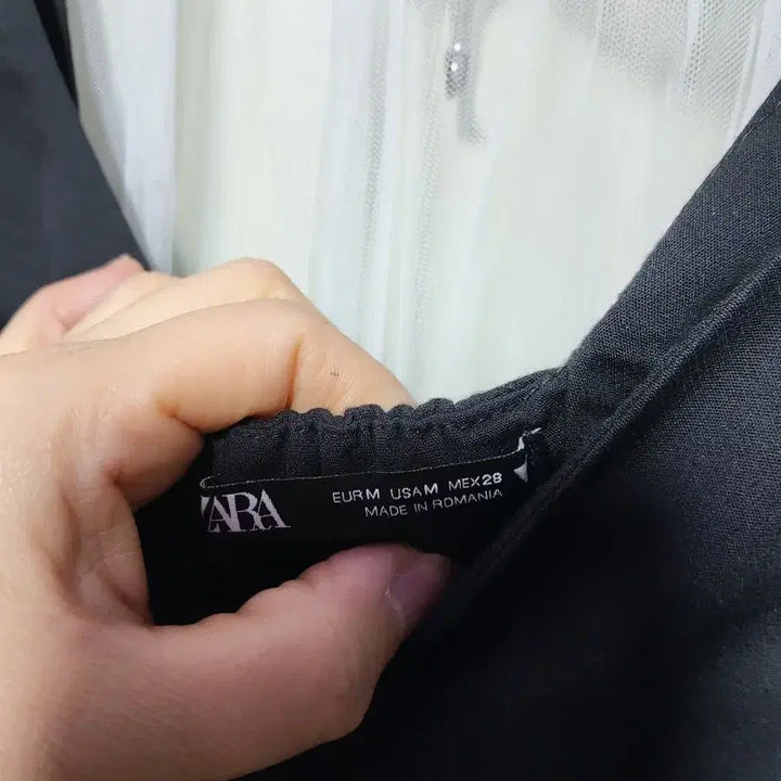 [SOLD OUT] 자라 블랙 미니 슬리브리스 원피스