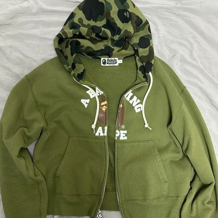 [BUNJANG] BAPE First Camo College Hoodie Zip-up (Size S) / 베이프 퍼스트 카모 컬리지 후드집업 S 사이즈