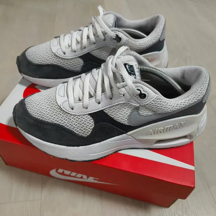 [BUNJANG] Nike Air Max System 240 Sneakers / 나이키 에어맥스 시스템 240사이즈