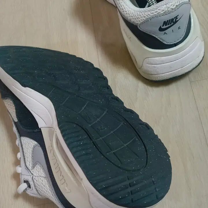 [BUNJANG] Nike Air Max System 240 Sneakers / 나이키 에어맥스 시스템 240사이즈