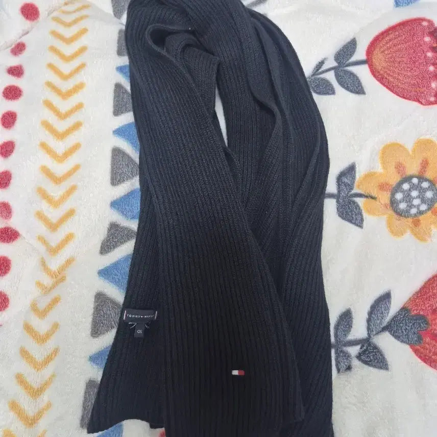 [BUNJANG] Tommy Hilfiger Black Knit Muffler / 타미힐피거 블랙 니트 머플러