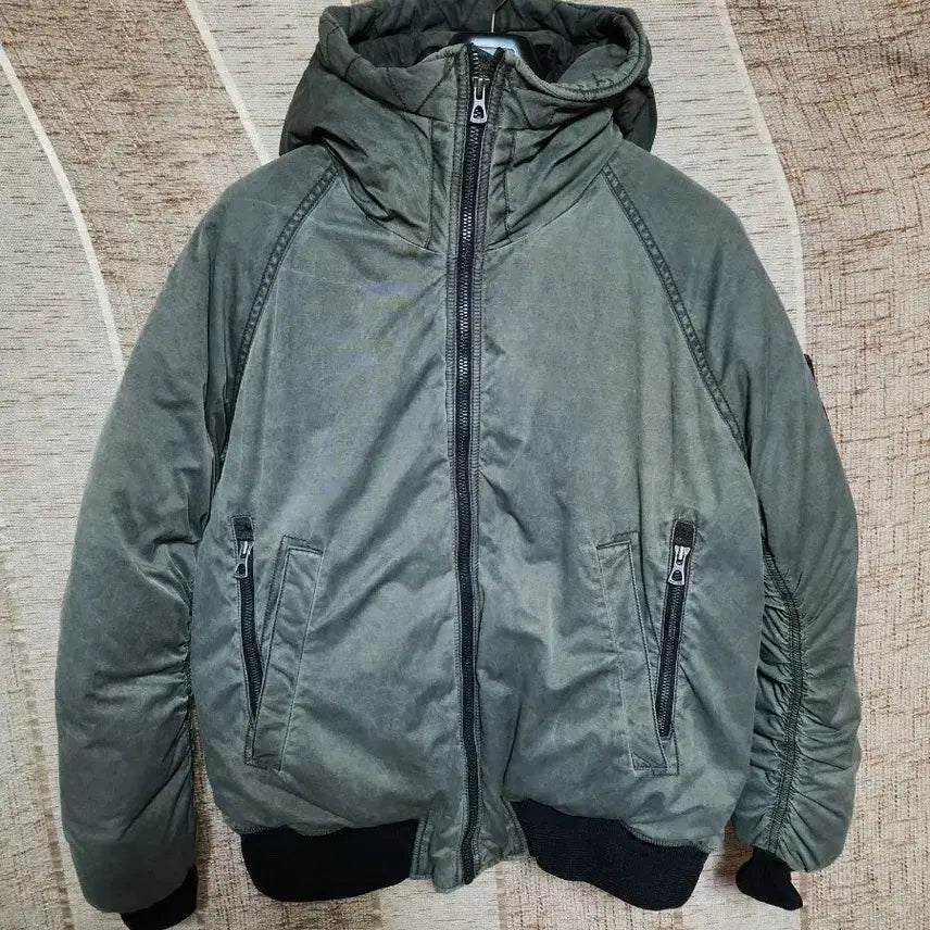 [BUNJANG] Series Bomber Padded Jacket / 시리즈 봄버 패딩 자켓 (100)