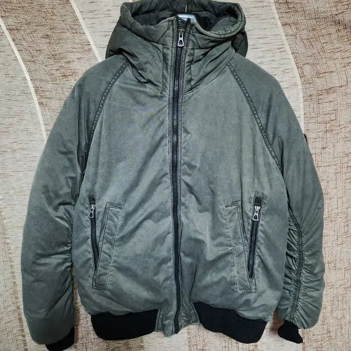 [BUNJANG] Series Bomber Padded Jacket / 시리즈 봄버 패딩 자켓 (100)