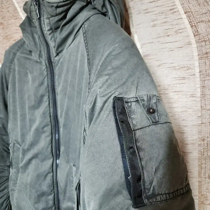 [BUNJANG] Series Bomber Padded Jacket / 시리즈 봄버 패딩 자켓 (100)