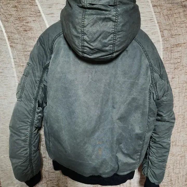 [BUNJANG] Series Bomber Padded Jacket / 시리즈 봄버 패딩 자켓 (100)