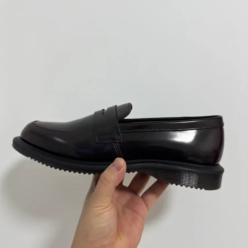 [SOLD OUT] 닥터마틴 테마라 로퍼 - 체리 레드 아르카디아 / 41360600