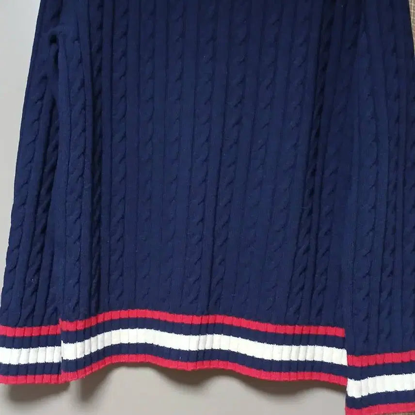 [BUNJANG] BEANPOLE Cable Knit Sweater / 빈폴 BEANPOLE 브이넥 케이블 니트 100 네이비 배색