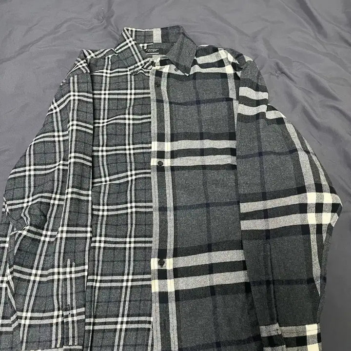 [BUNJANG] Burberry x Gosha Flannel Half-and-Half Shirt / [XS,S] 버버리 x 고샤 플란넬 반반 셔츠