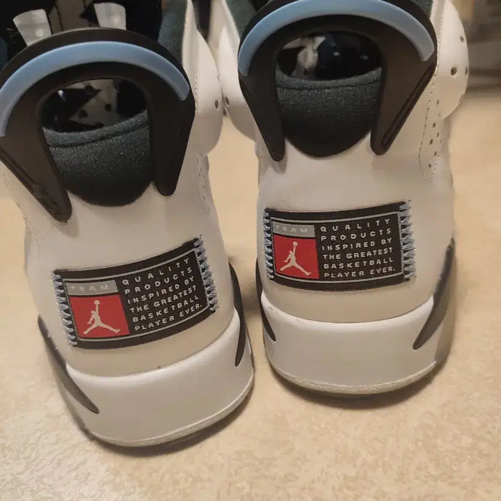 [BUNJANG] Jordan 6 Retro University Blue Sneakers / 조던 6 레트로 유니버시티 블루 260
