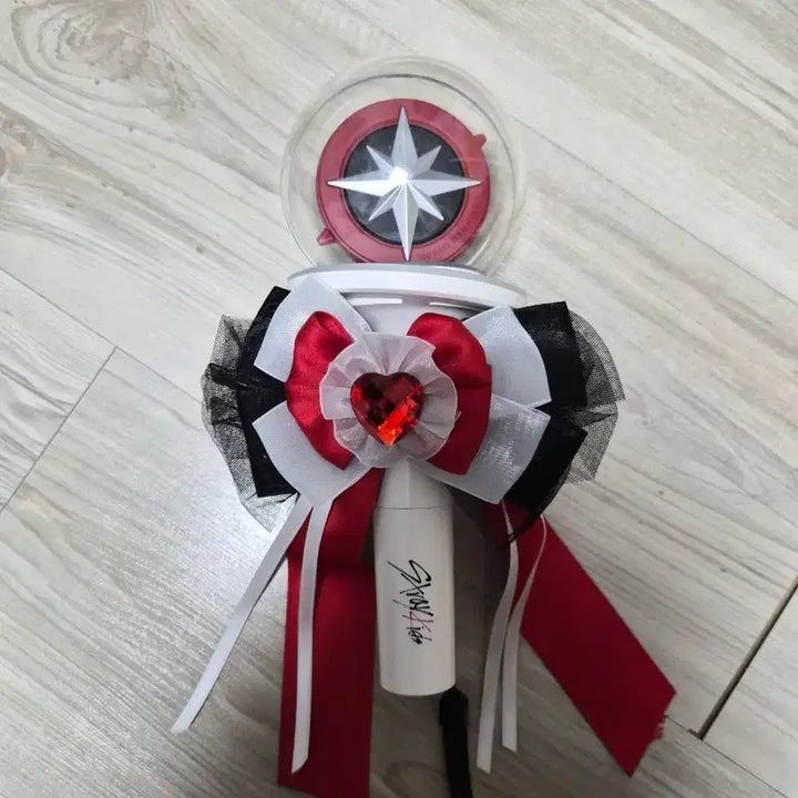 [BUNJANG] Stray Kids Official Light Stick Compass Ver. 2 / 스키즈 스트레이키즈 응원봉 나침봉 양도