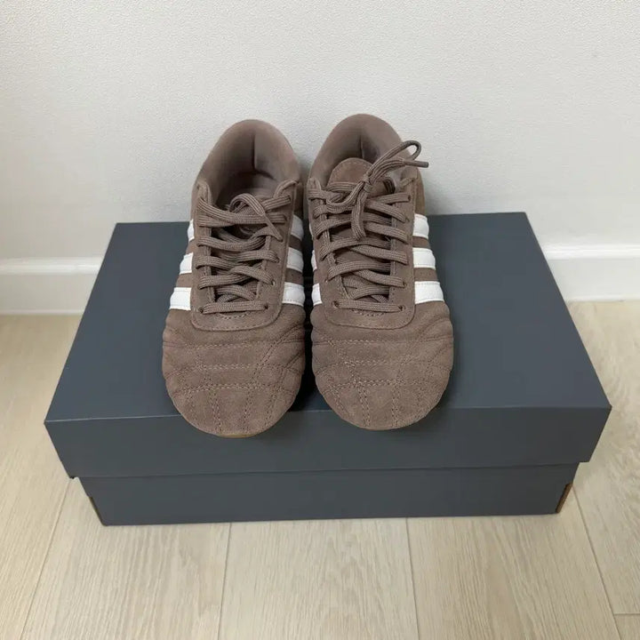 [BUNJANG] Adidas Taekwondo Lace Brown Sneakers / 아디다스 태권도 레이스 브라운 235 (1회착용)