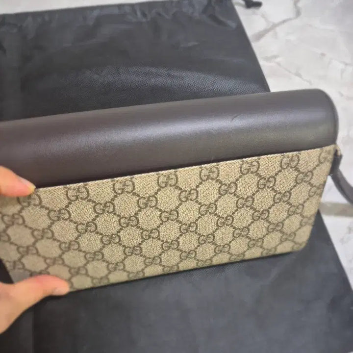[BUNJANG] Gucci GG Supreme Clutch Bag Brown / 구찌 GG 수프림 클러치백 브라운