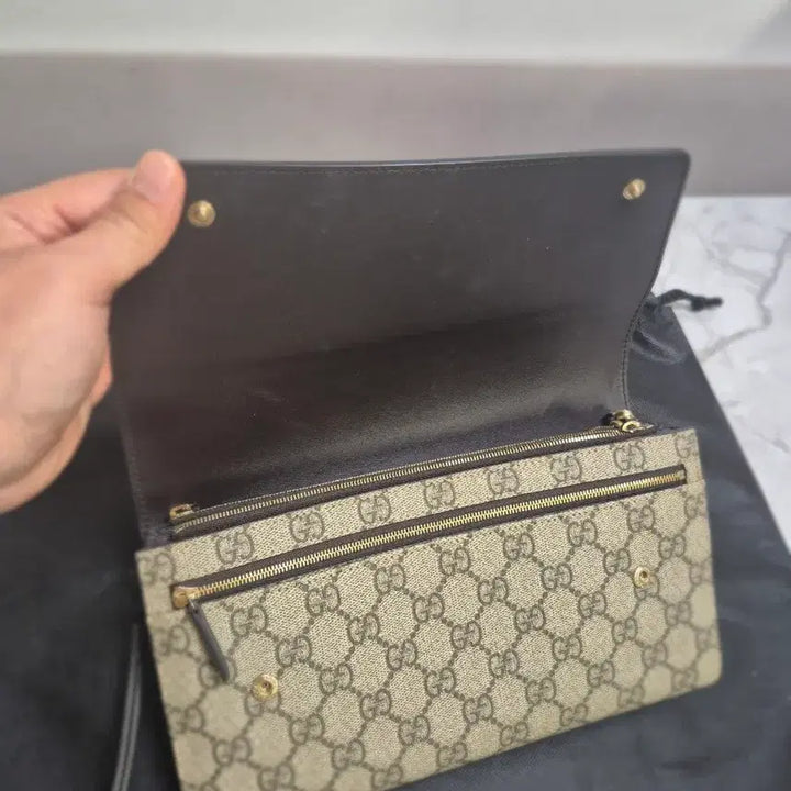[BUNJANG] Gucci GG Supreme Clutch Bag Brown / 구찌 GG 수프림 클러치백 브라운