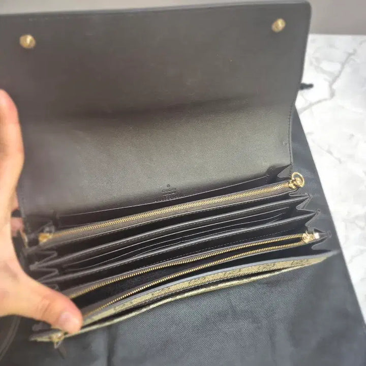 [BUNJANG] Gucci GG Supreme Clutch Bag Brown / 구찌 GG 수프림 클러치백 브라운