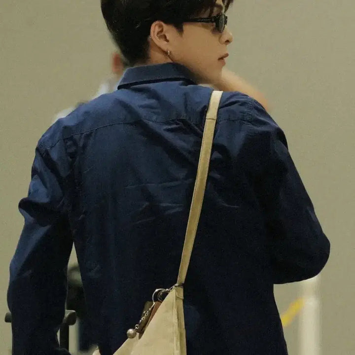 [BUNJANG] TREASURE Asahi Hender Scheme Shoulder Bag / 트레저 아사히 손민수 헨더스킴 숄더백 양도