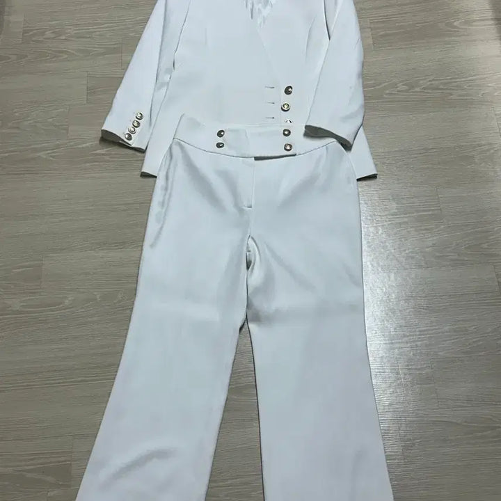 [BUNJANG] Aird Alexis White Suit Set / 에어드 알렉시스 화이트 정장 셋업 (자켓+바지)