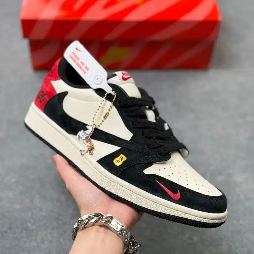 [BUNJANG] Red High-Top Sneakers Size 265mm (EU 42) / 내 띠년을 위한 빨간 로탑 운동화