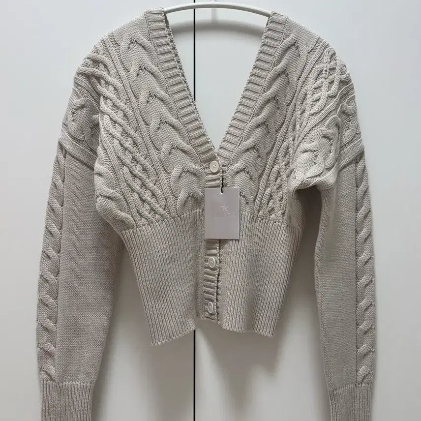 [BUNJANG] Kohee Hilda Cable Knit Cardigan / 고희 힐다 가디건