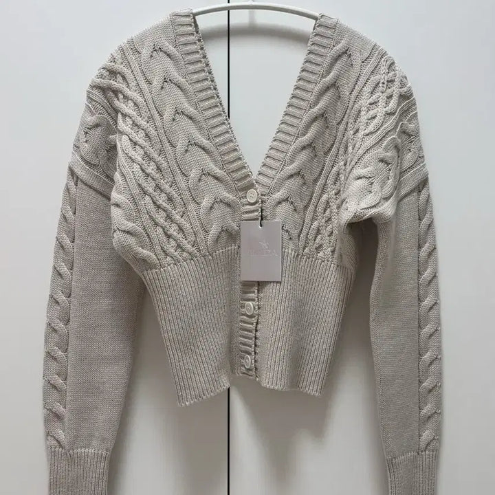 [BUNJANG] Kohee Hilda Cable Knit Cardigan / 고희 힐다 가디건
