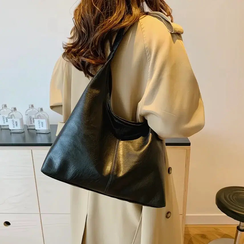 [BUNJANG] Black Leather Hobo Bag Set / 블랙 레더 호보백 + 파우치 세트