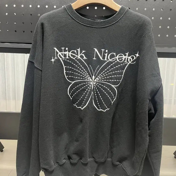 [BUNJANG] NICK&amp;NICOLE Sweatshirt Black White / 닉앤니콜 맨투맨 블랙 화이트
