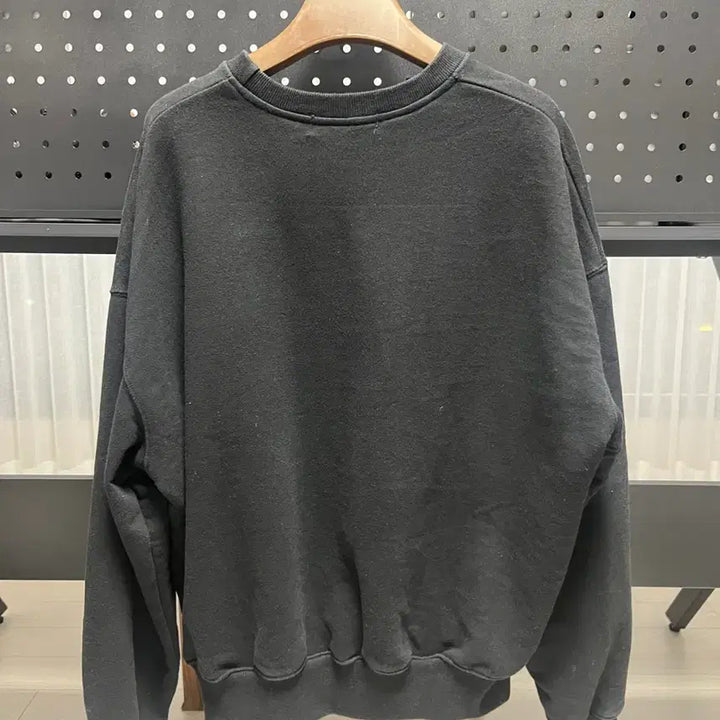 [BUNJANG] Nick & Nicole Black and White Sweatshirt / 닉앤니콜 맨투맨 블랙 화이트