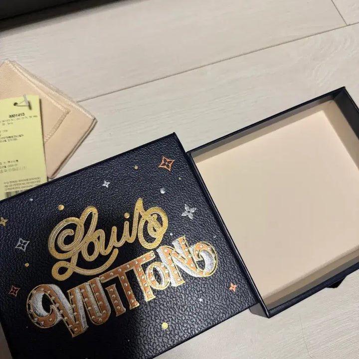 [BUNJANG] Louis Vuitton Fleur de Monogram Bag Charm / 루이비통 플뢰르 드 모노그램 백 참