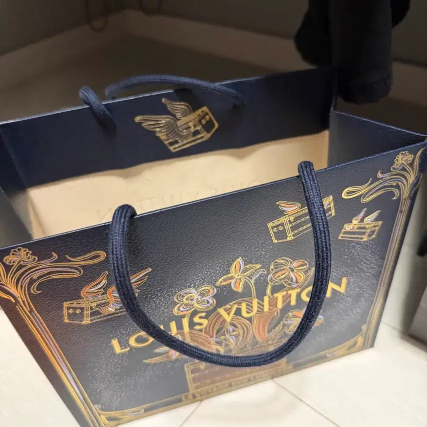 [BUNJANG] Louis Vuitton Fleur de Monogram Bag Charm / 루이비통 플뢰르 드 모노그램 백 참