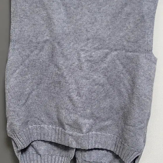 [BUNJANG] Gray Knit Vest / 회색 니트 조끼
