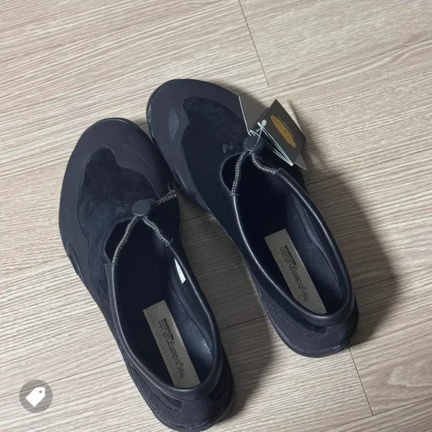 [SOLD OUT] 뉴발란스 도쿄디자인 블랙 독사이드 mt10t 250