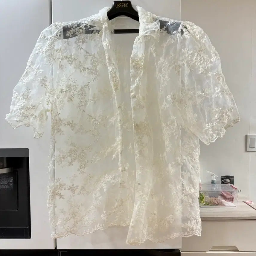 [BUNJANG] Unworn Lace See-Through Short Sleeve Blouse Ivory Cream / 미착용 새제품 레이스 시스루 반팔 블라우스 아이보리크림