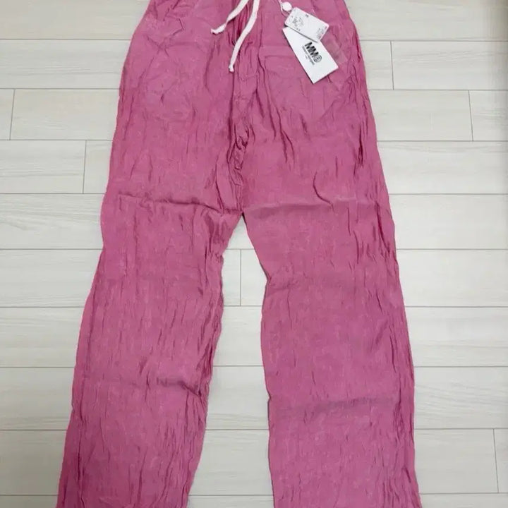 [SOLD OUT] MM6 메종 마르지엘라 핑크 주름 바지 36사이즈 새상품 팬츠