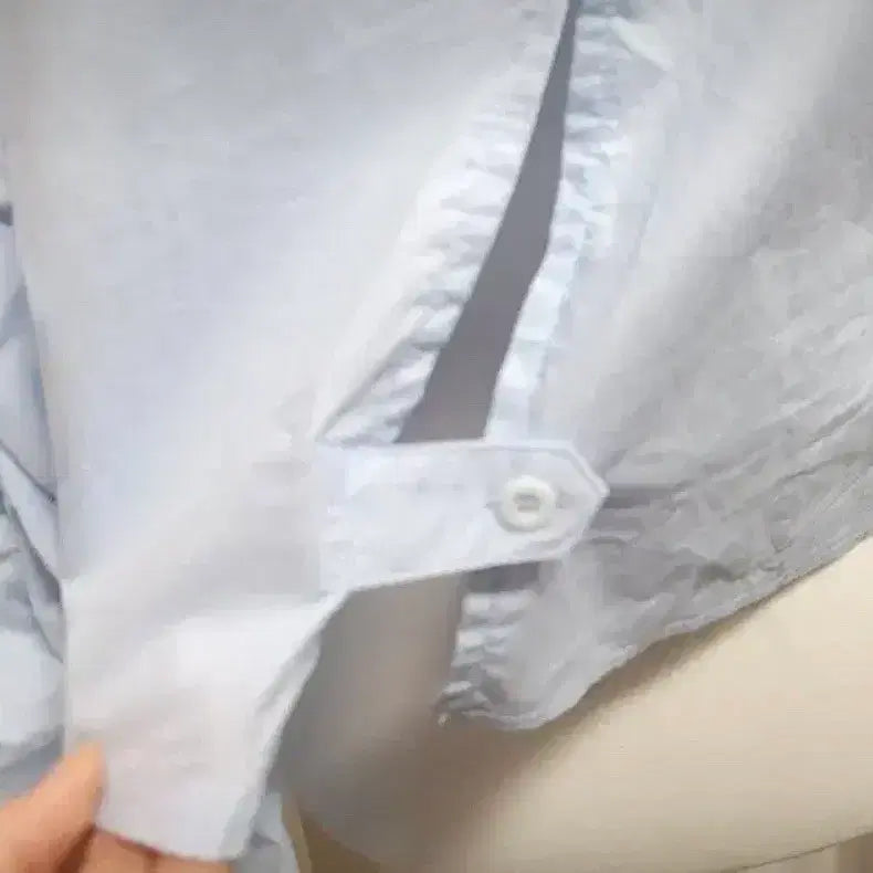 [BUNJANG] Unworn Cropped Shirred Blouse / [착용만해본새제품무방] 소매밴딩셔링 뒤트임 크롭 셔츠남방 프리사이즈