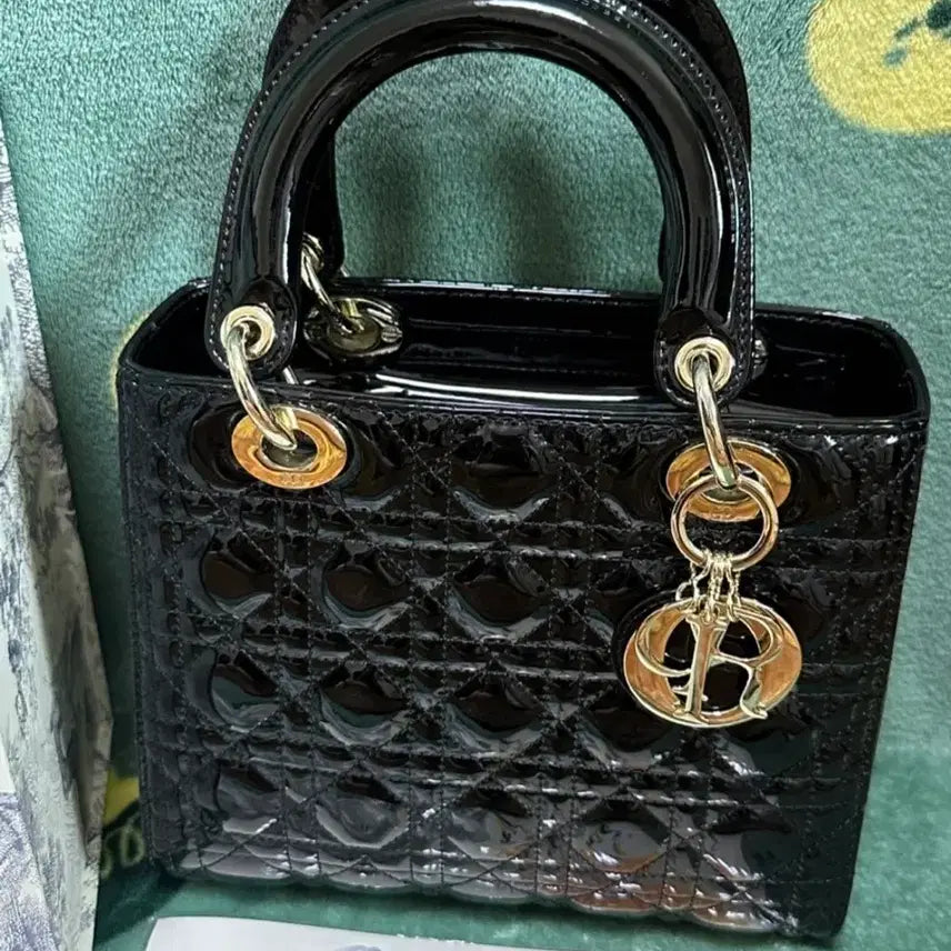 [BUNJANG] Christian Dior Lady Dior Medium Bag / 크리스찬 디올 레이디백 미듐