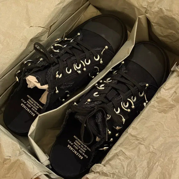 [BUNJANG] Balenciaga Studded Black Mule 42 / 발렌시아가 스터드 블랙 뮬 42