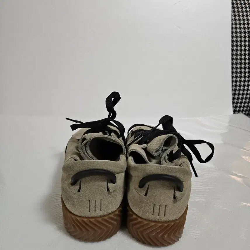 [BUNJANG] Adidas Alexander Wang Suede Sneakers / 아디다스 알렉산더왕 스웨이드운동화 225사이즈