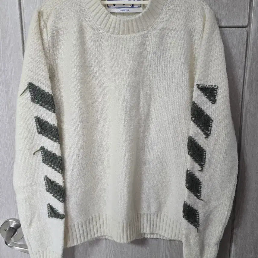 [BUNJANG] Off-White Knit Sweater / 오프화이트 니트