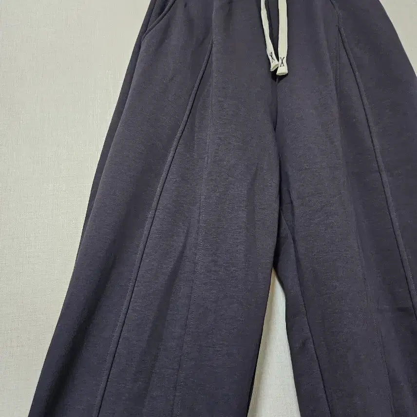 [BUNJANG] Pin-tuck Curves Pants / 핀턱 커브스 팬츠 (새상품)